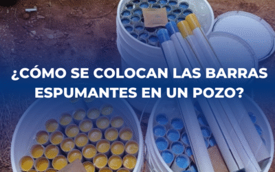 ¿Cómo se colocan las barras espumantes en un pozo?